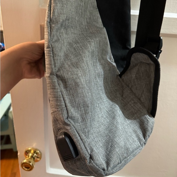 Black only left crossbody canvas bags. - Picture 4 of 5